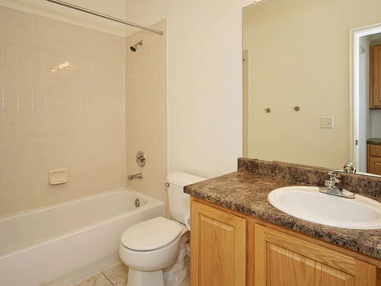 10585 Parkington Ln — Photo 11