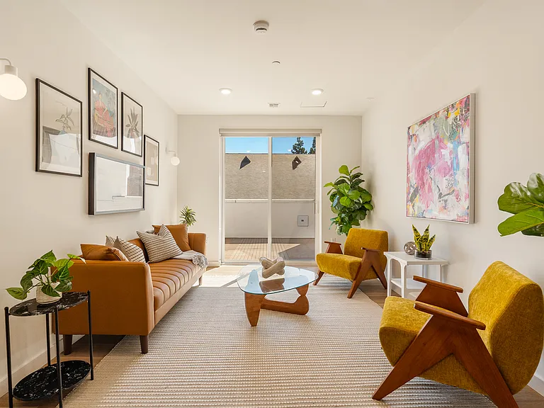 The Sophia - 1759 N Gower St — Photo 52