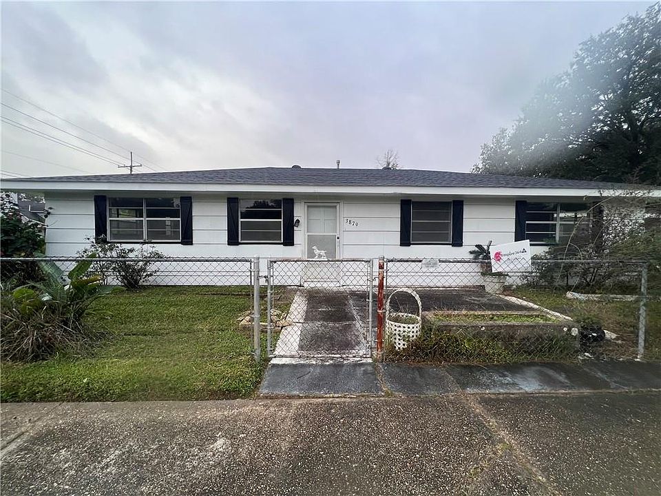 1st image of 3879 Magellan St