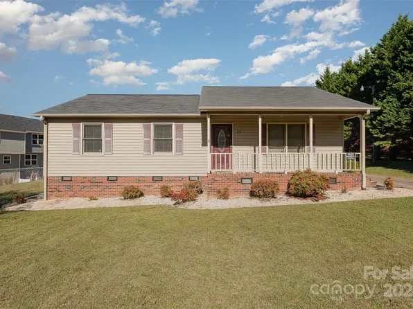 1442 Rainbow Dr, Kannapolis, NC 28081