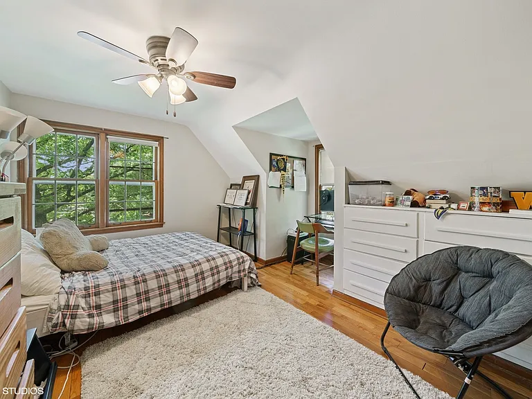 326 W Evergreen St — Photo 12