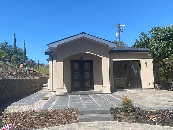 3rd image of 15840 Shady Ln