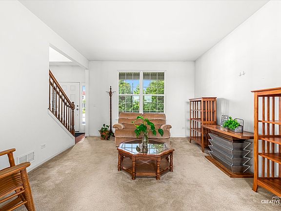 5th image of 542 Snow St
