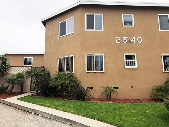 2nd image of 2540 S Barrington Ave #4