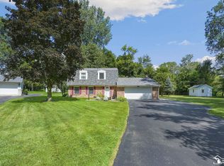 7468 Bridgeway Dr, Temperance, MI 48182
