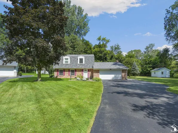 7468 Bridgeway Dr, Temperance, MI 48182