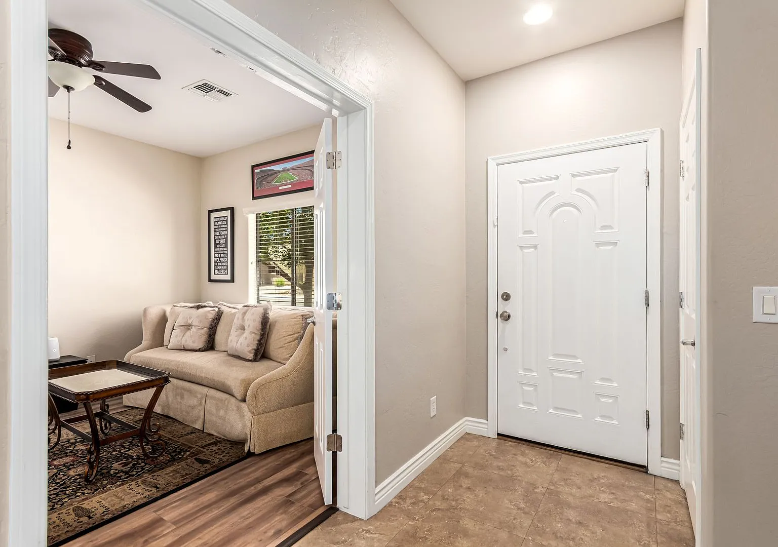 Charming 2 story 3 bed 3 bath in Peoria!! Tons of amenities!! — Photo 3