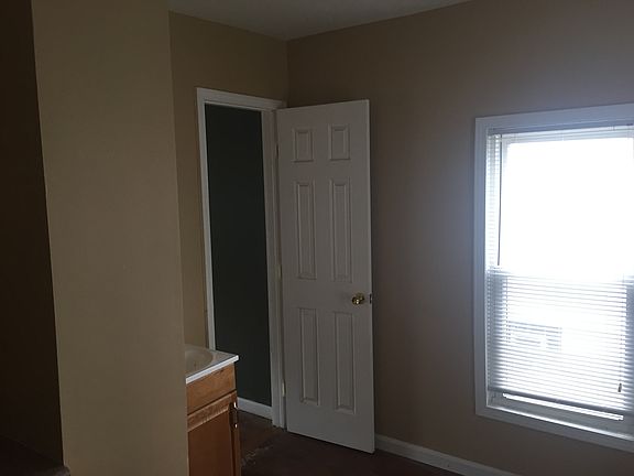 3rd image of 139 Water St