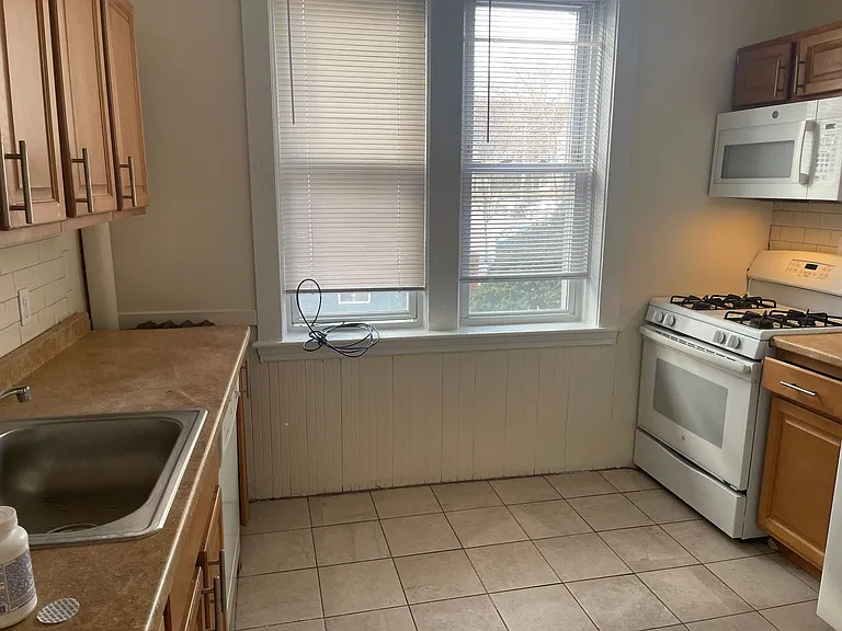 524 Cambridge St #3 — Photo 4