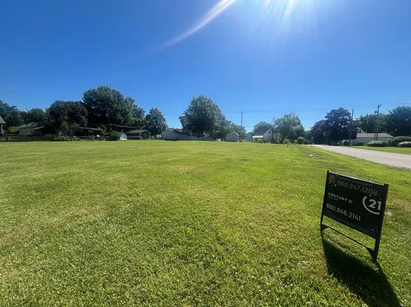 716 Strawbridge St, Brookfield, MO 64628