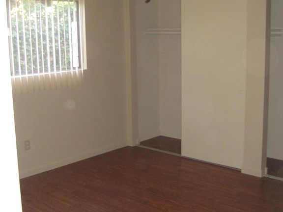 4th image of 129 Violet Ave APT 109