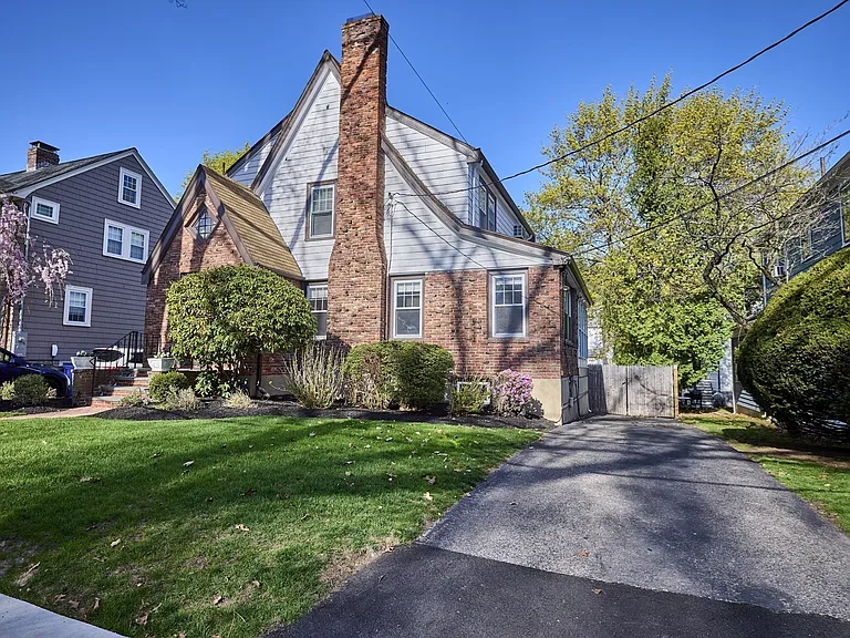 291 Russett Rd — Photo 34