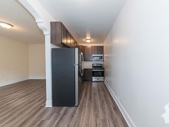4th image of 2934 W Palmer St #401