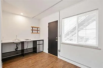 8600 E Colfax Ave — Photo 3
