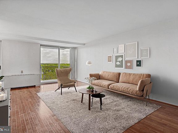 3rd image of 301 N Beauregard St APT 1014