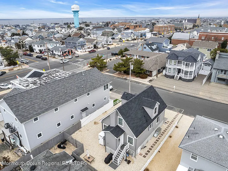 24 Virginia Ave — Photo 37