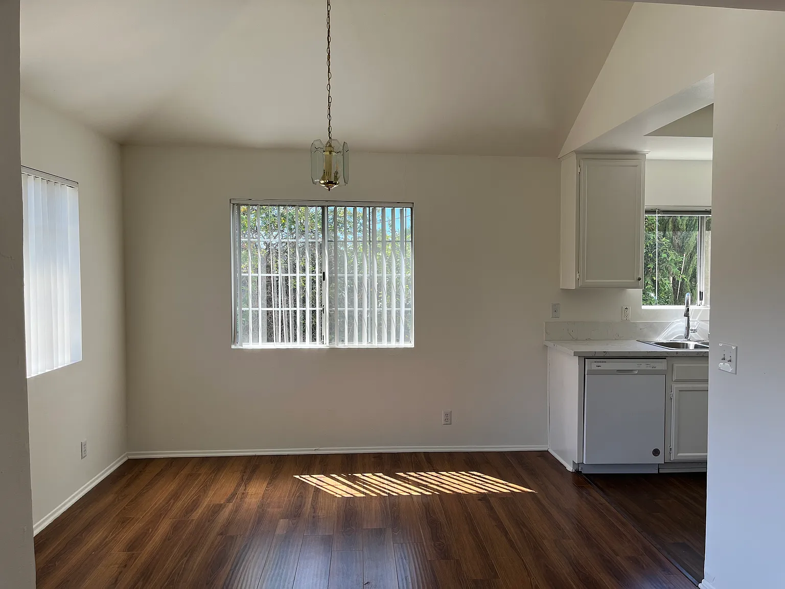 2 bed, $3,200 — Photo 3