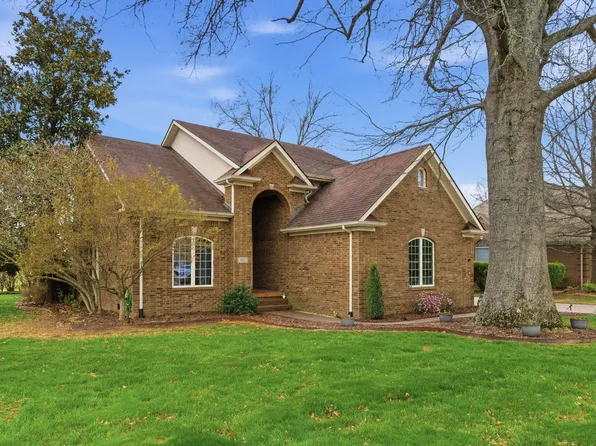 911 Cabernet Dr, Berea, KY 40403