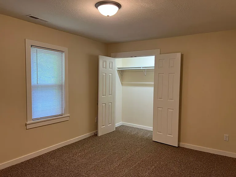 1223 N Sherman Ave — Photo 10