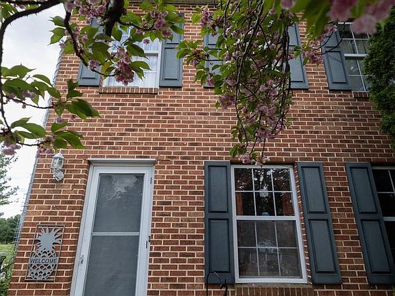 3rd image of 15 School House Ln