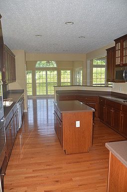 5th image of 5984 Emerald Lake Dr