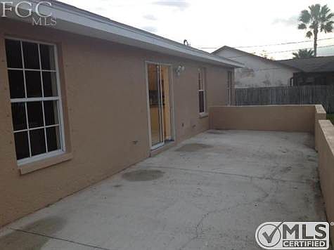 5th image of 302 SE 17th St
