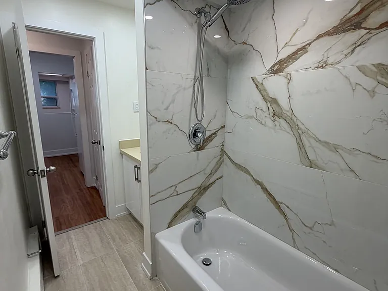 3877 Bathurst St #1 — Photo 8