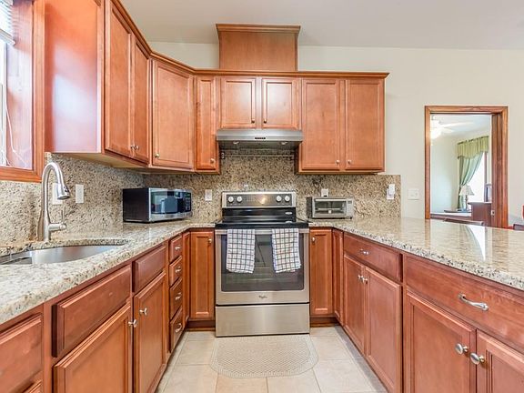 5th image of 3950 Arlis Ln