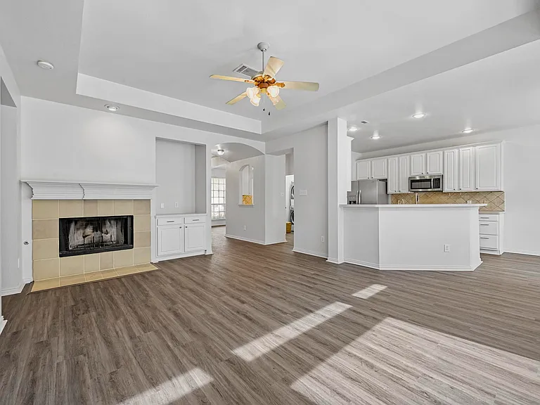 1711 Peregrine Dr — Photo 8