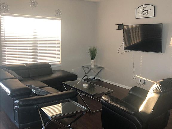 2nd image of 1003 Arnica St