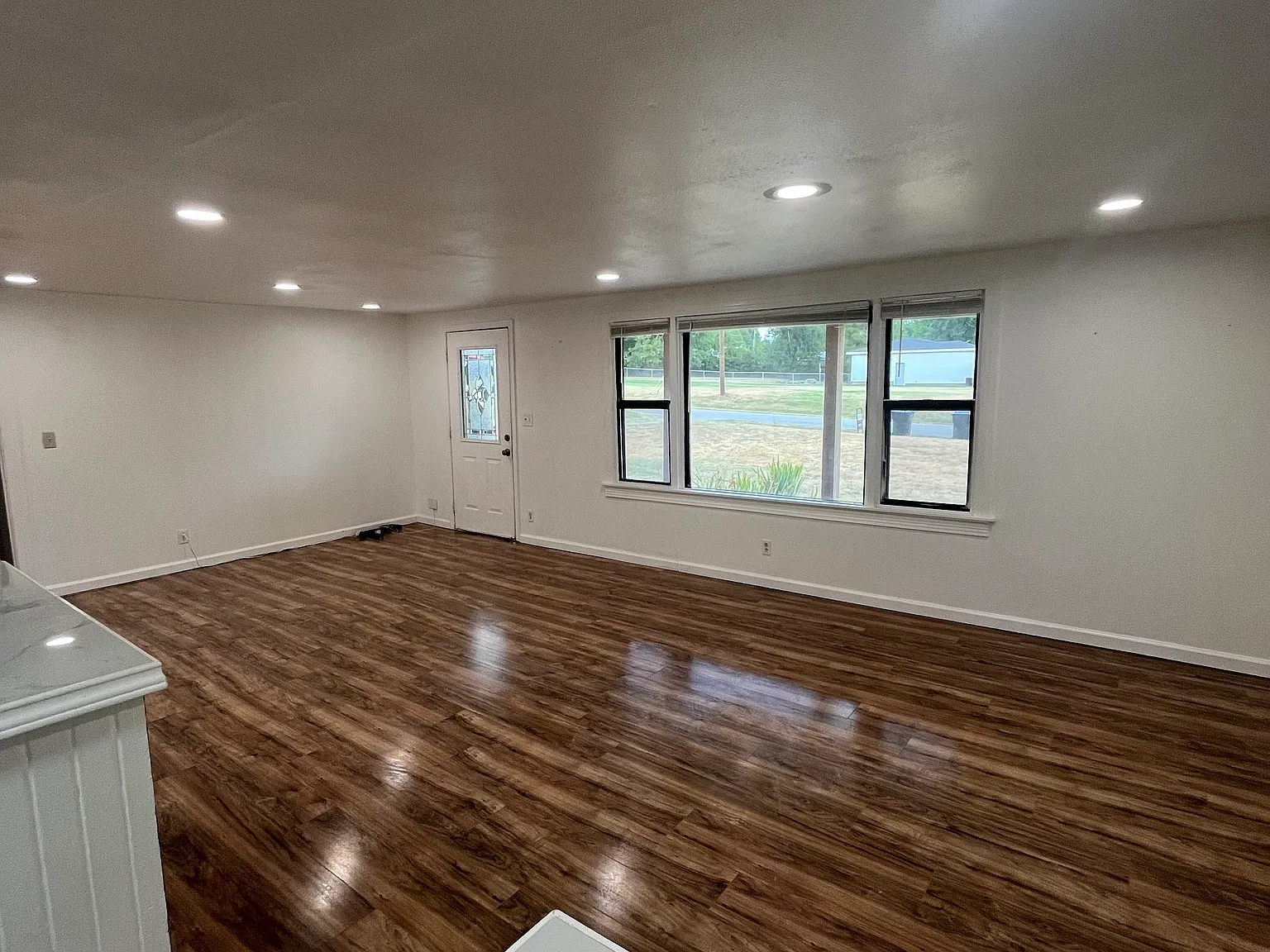 3 bed, 1.5 bath, 1600 sqft, $1,350 — Photo 4