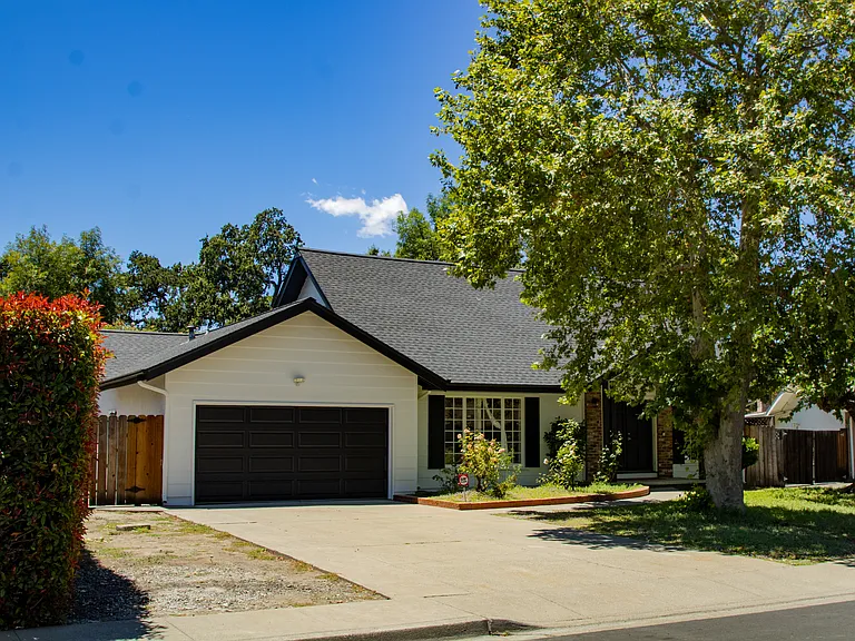 959 Chandler Ct — Photo 2