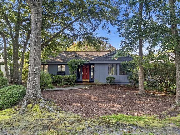 3rd image of 919 Cedarwood Circle