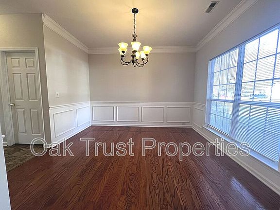 4th image of 8653 Hickory Creek Ct