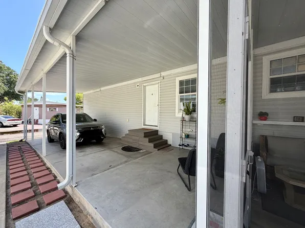8833 Poe Dr, Tampa, FL 33615