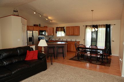 4th image of 14625 Lincoln Park Dr NE