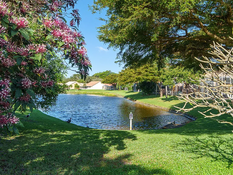 5260 Grande Palm Cir — Photo 48