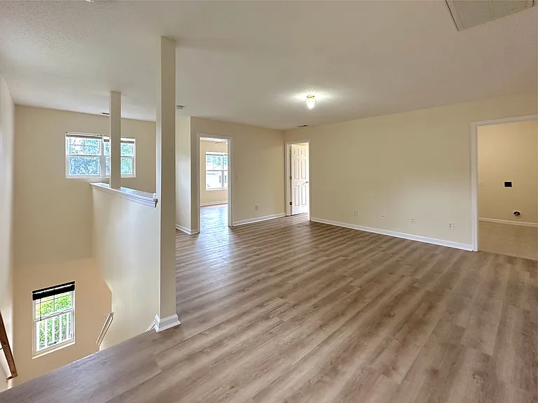1210 Whitman Dr — Photo 15