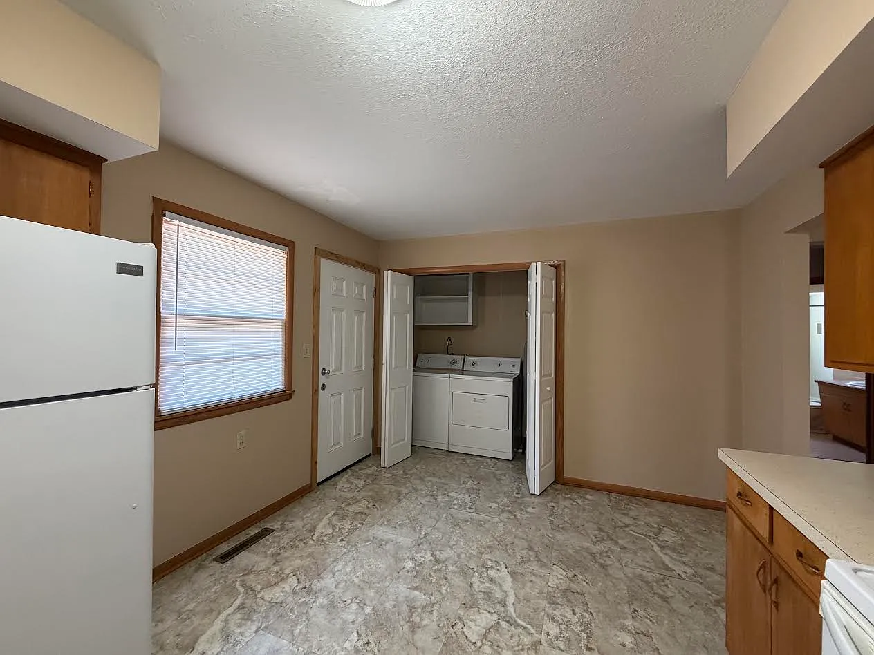 2 bed, 1000 sqft, $900 — Photo 4