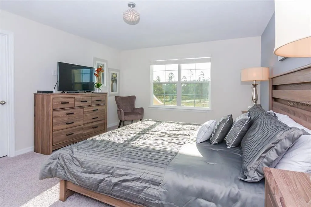 4 bed, 4.5 bath, 2090 sqft, $2,785 — Photo 4