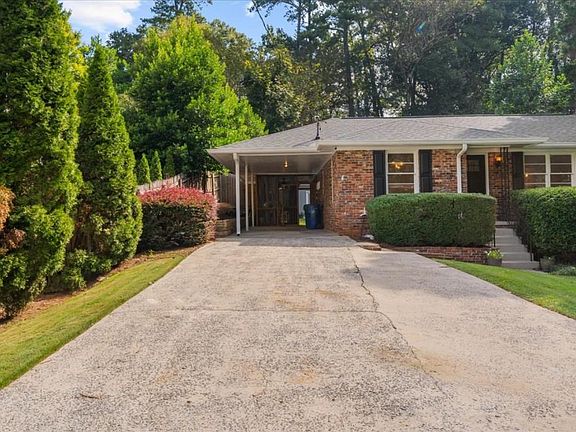 4th image of 2201 Fairway Cir NE