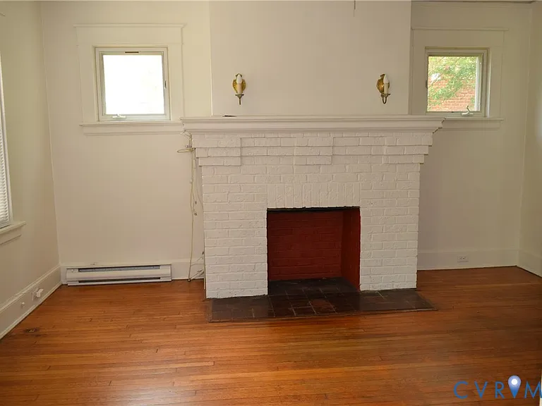 301 W 30th St — Photo 3