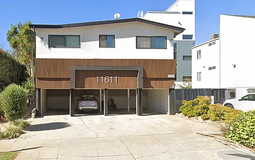11611 Darlington Ave Photo 1