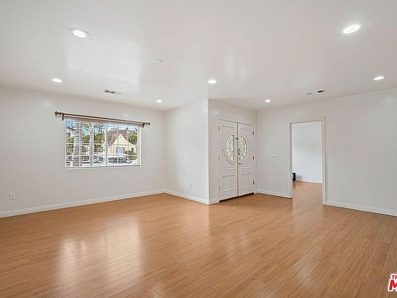 4th image of 8843 Saturn St