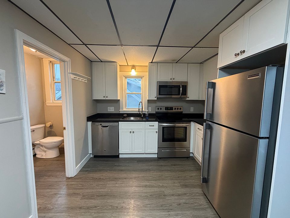 1st image of 61 Lincoln Ave #2