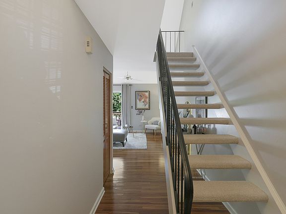 4th image of 358 W Birchwood Ave