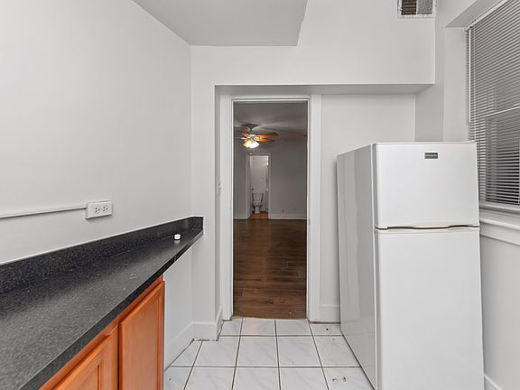 2nd image of 3727 N Pine Grove Ave APT 109