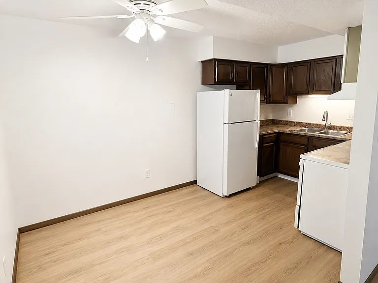 2507 Royal Dr #8 — Photo 1