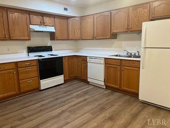 4th image of 314 Breezewood Dr #B