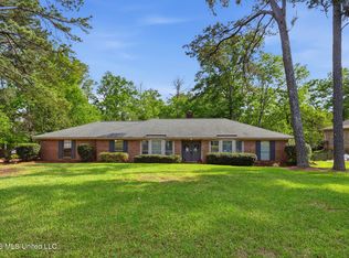 12 Village Dr, Madison, MS 39110